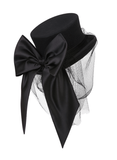 Mae top hat