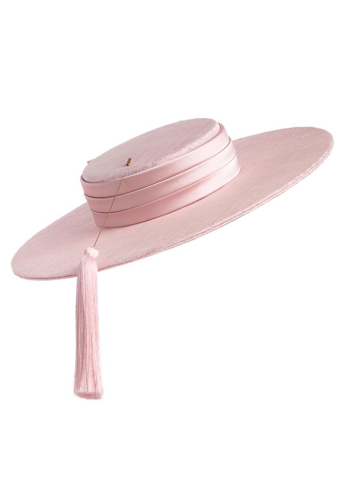Conchita hat