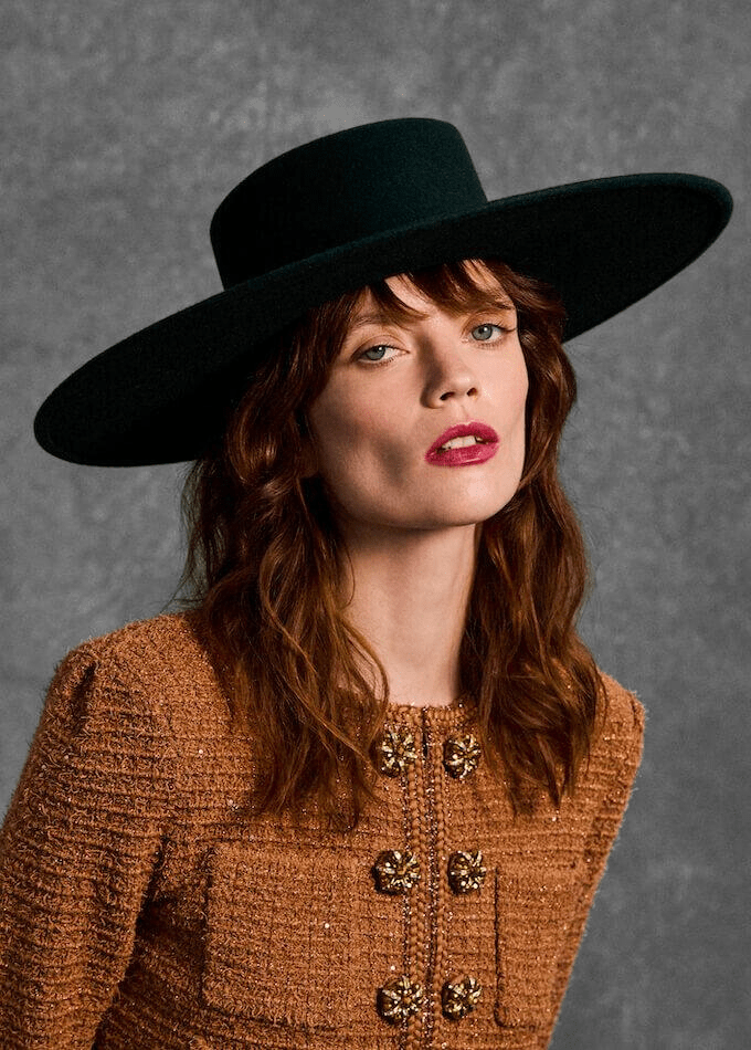 Mateo dark green rabbit felt boater on model