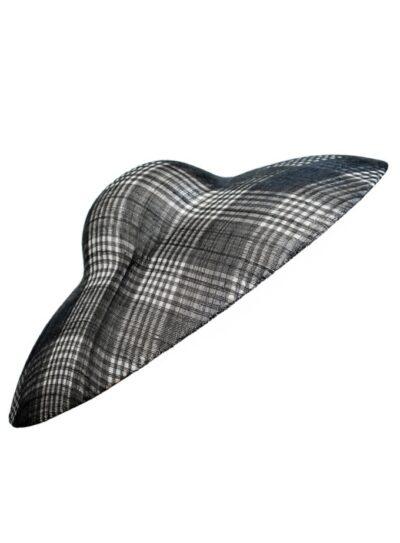 Suzanne hat
