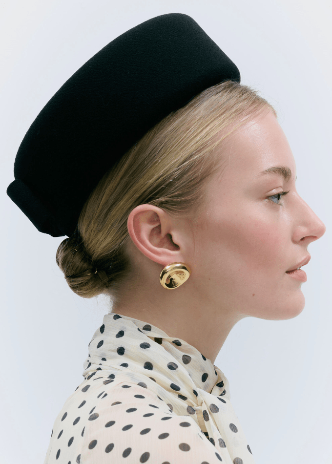 Model image of crepe Gisele black tailored pillbox